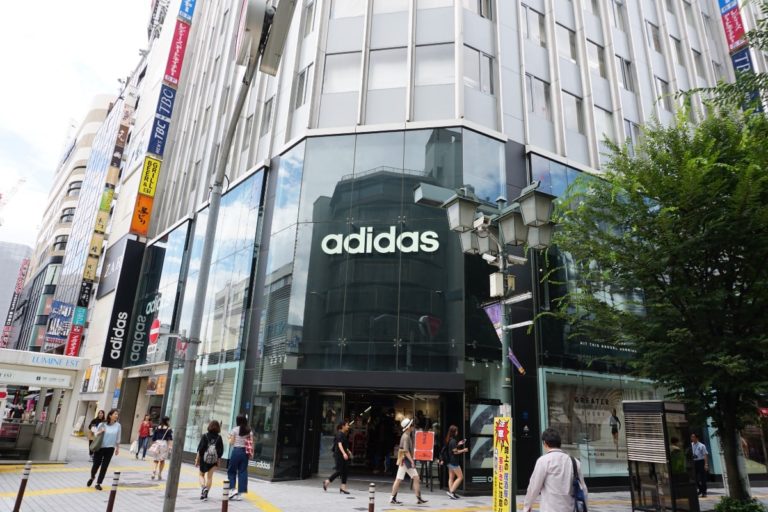 Săn hàng giảm giá mùa hè tại 5 trung tâm mua sắm Outlet nổi tiếng nhất Nhật Bản