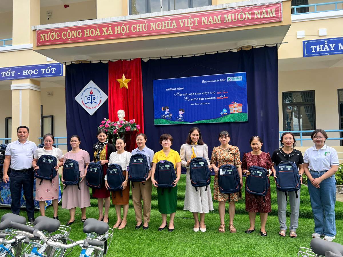 Chuyển tiền Smiles Tiếp Sức Học Sinh Vượt Khó