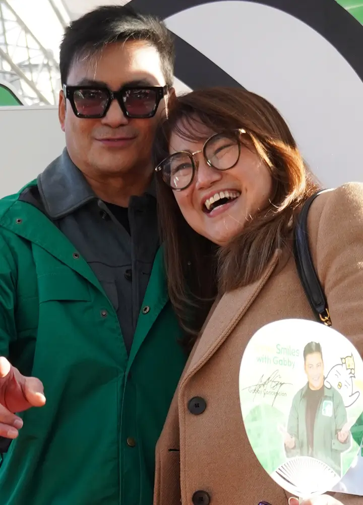 smiles-customer-smiles-with-gabby