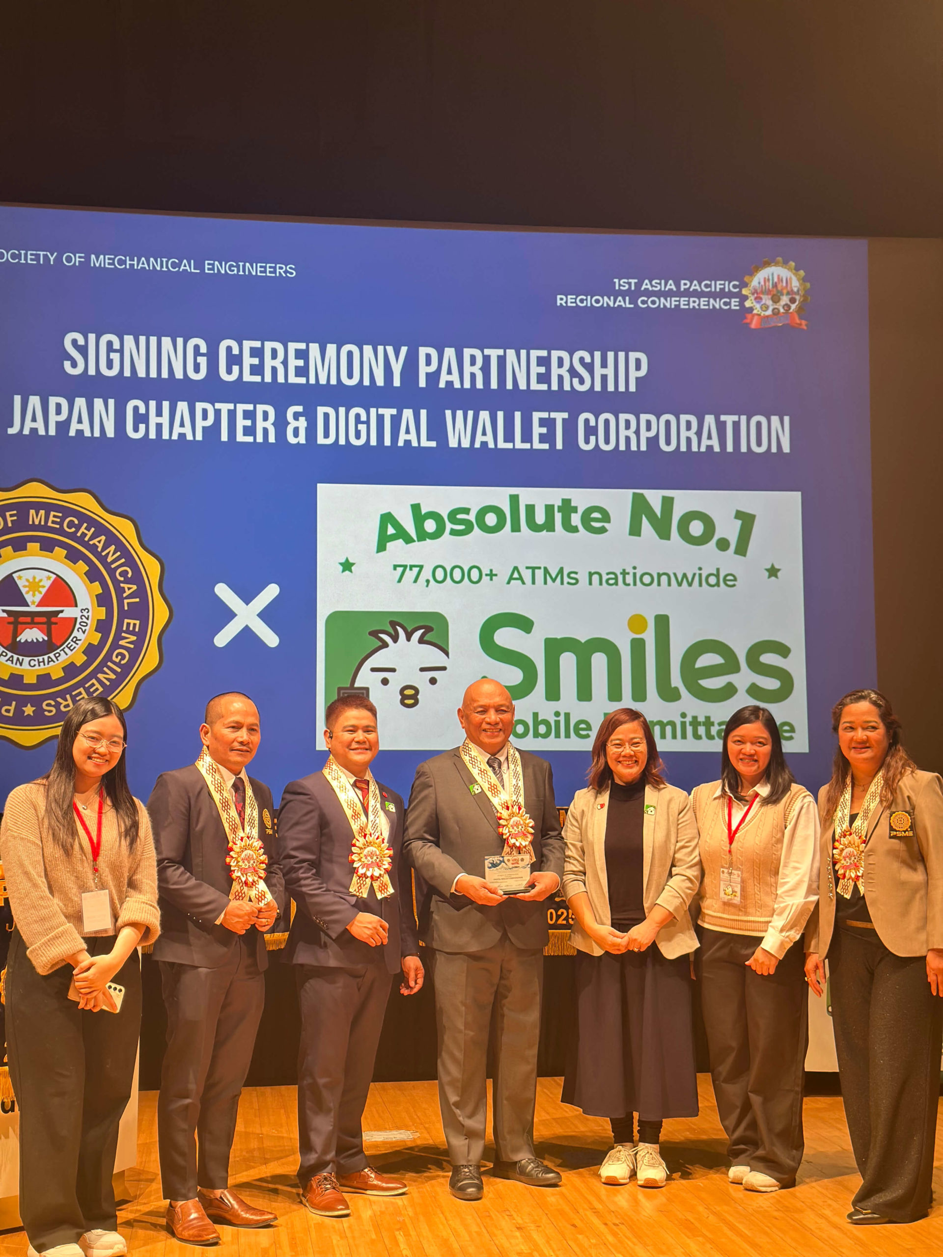 PSME members with Smiles Mobile Remittance members