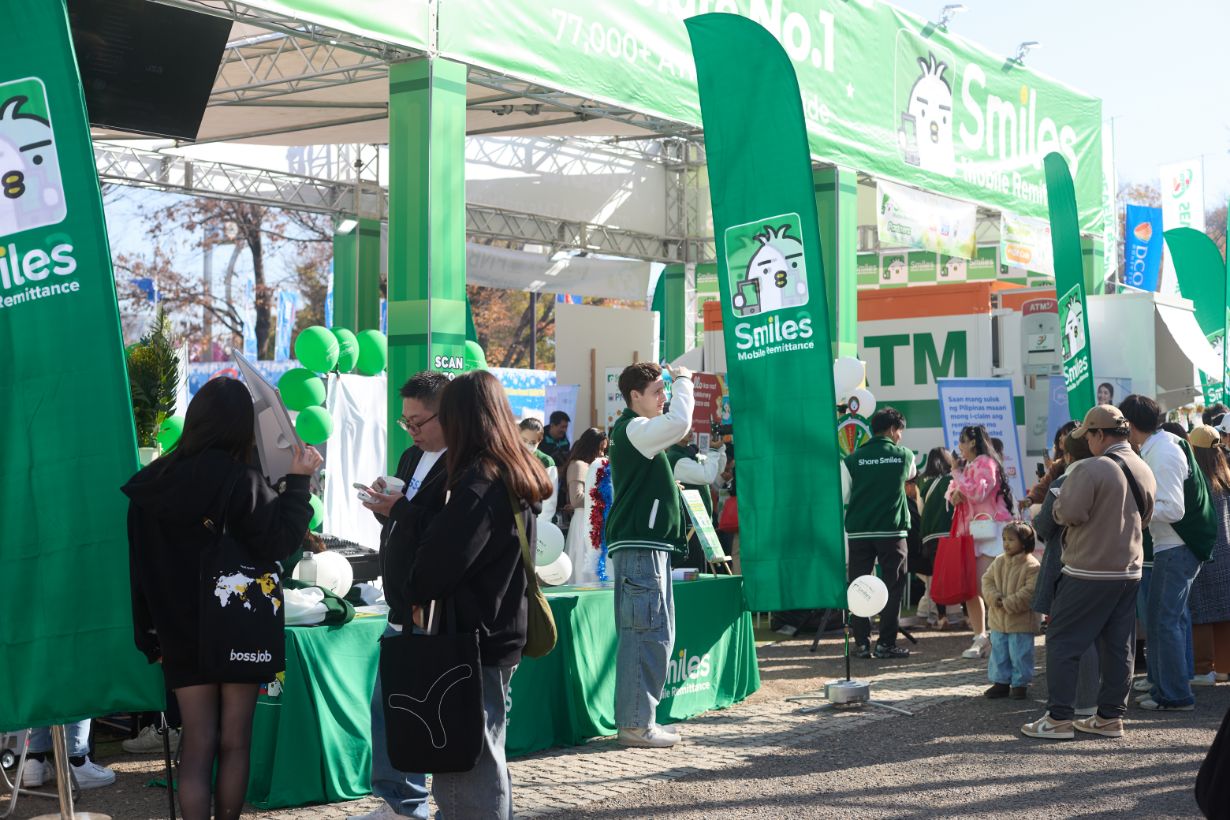 Smiles Mobile Remittance in Japan during the Philippine Festival
