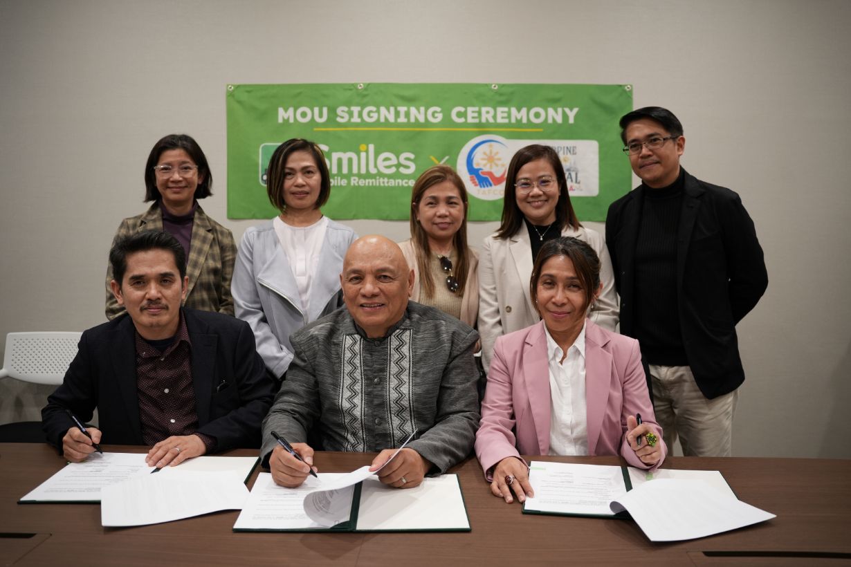 Smiles Director and EVP with TAFCO leaders and witnesses