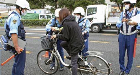 Police catching a cycling law violator
