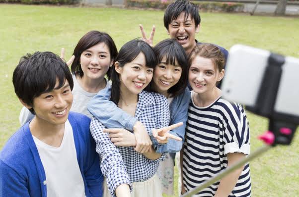 Orang Jepang dan Orang Asing Berinteraksi