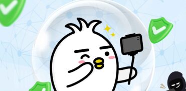 Tori bawa selfie stick